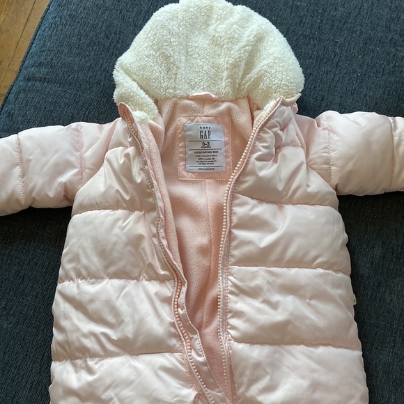Baby girls winter coat GAP 0-3 months - Picture 3 of 4